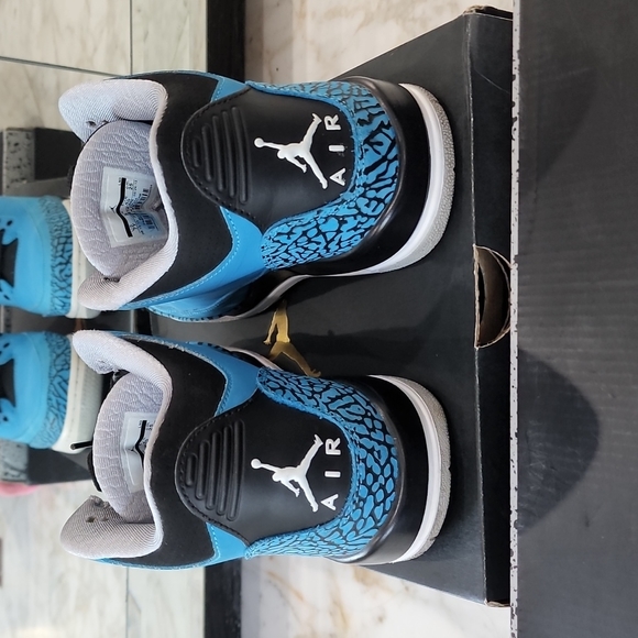 Jordan Powder Blue - Picture 5 of 9
